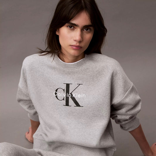 Buzo Calvin Klein con felpa logo chico Oversized // gris