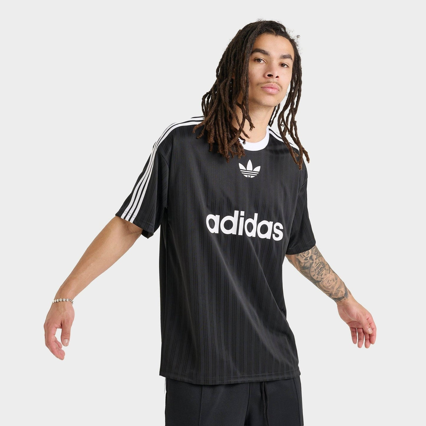 Remera Adidas Originals Adicolor // negra