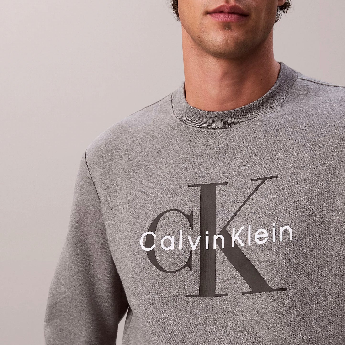 Buzo Calvin Klein de felpa