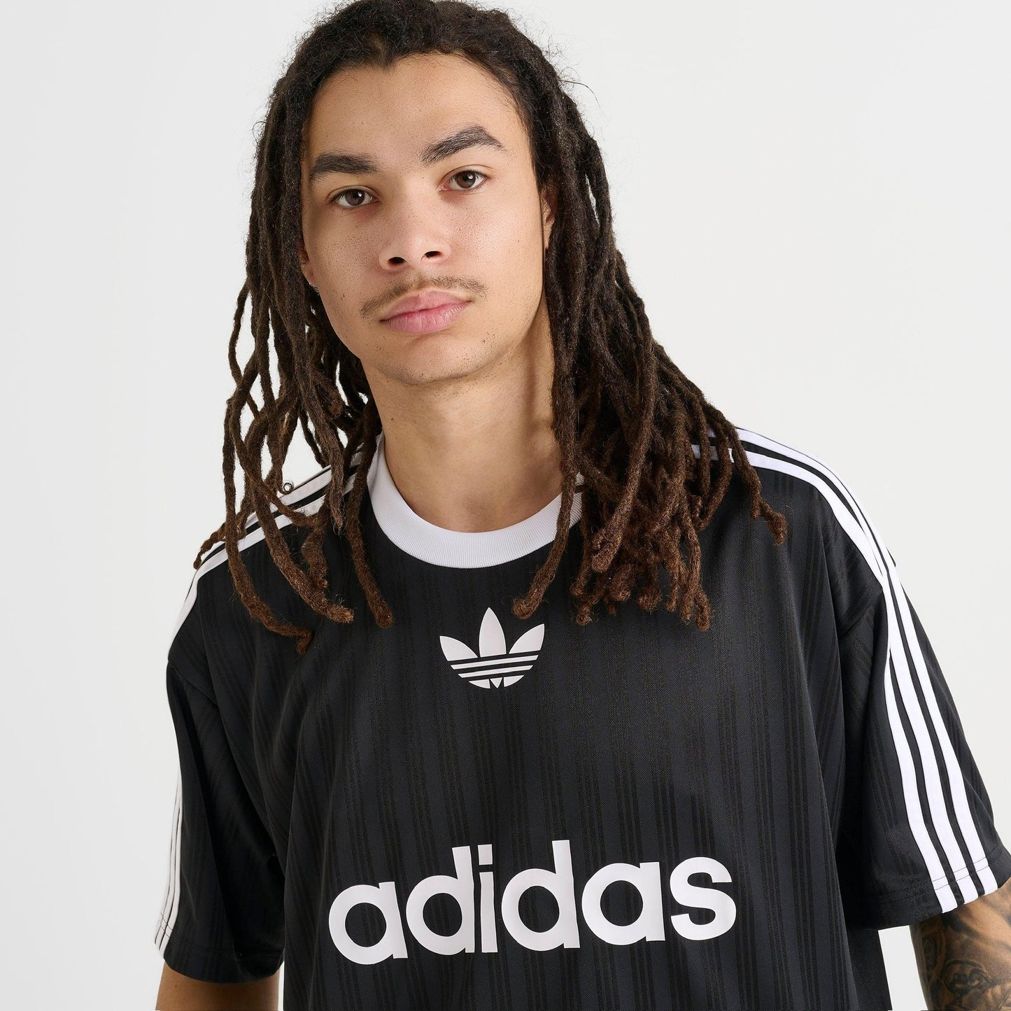 Remera Adidas Originals Adicolor // negra