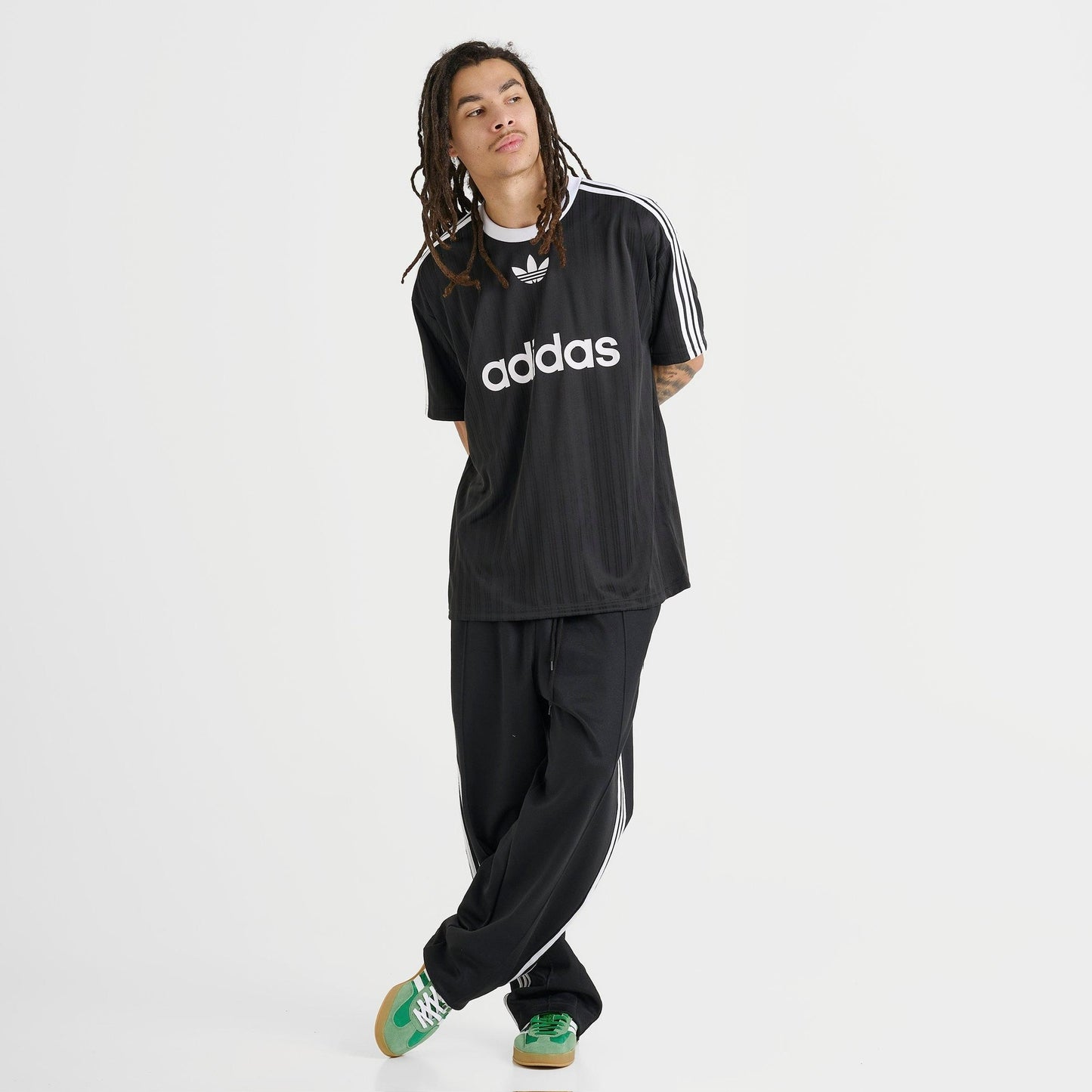 Remera Adidas Originals Adicolor // negra