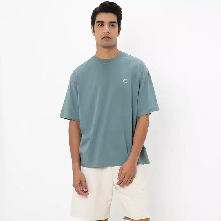 Remera Oversized Calvin Klein // celeste