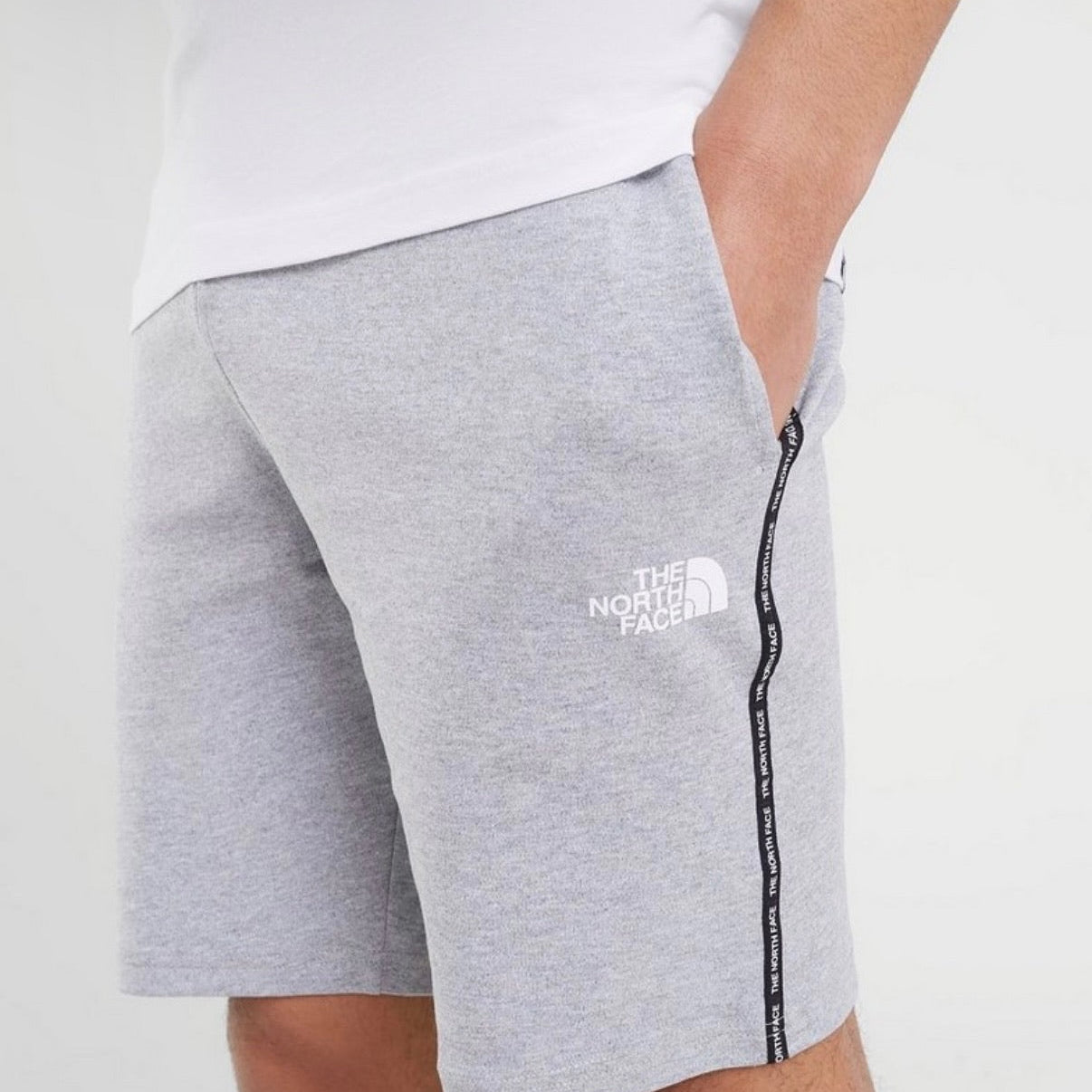 Short jogging North Face// gris