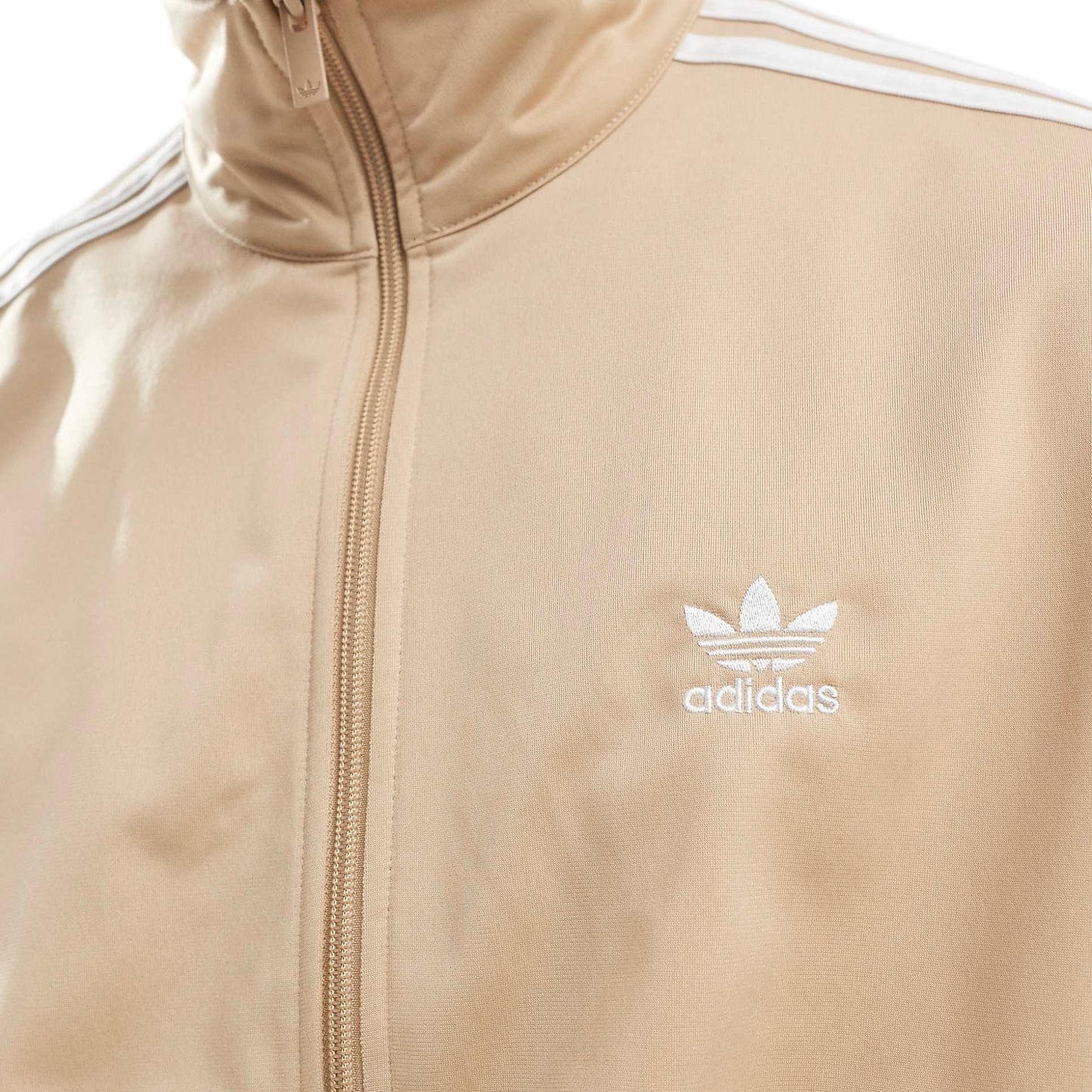 Campera Adidas Originals tela satén  deportiva  // Beige